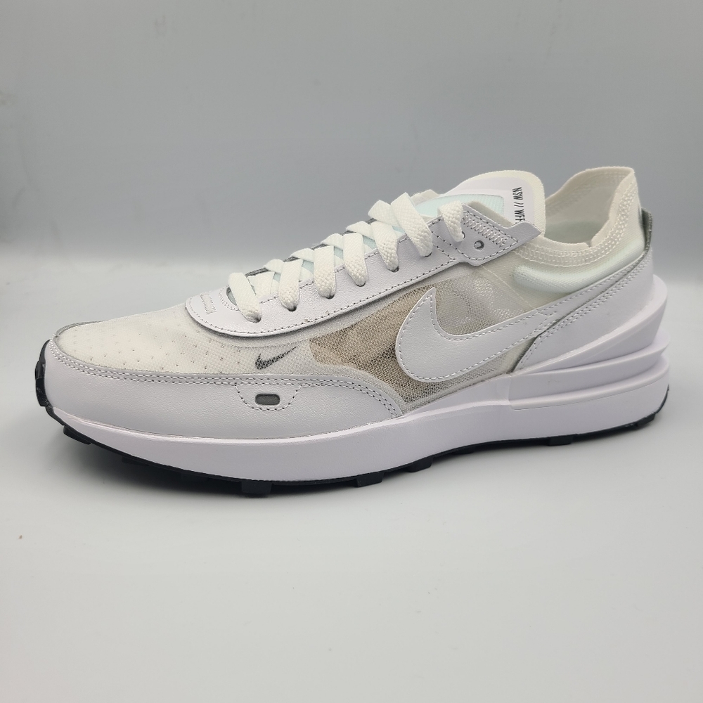 Women's Nike Waffle one size 9.5 brand new DC2533 103
